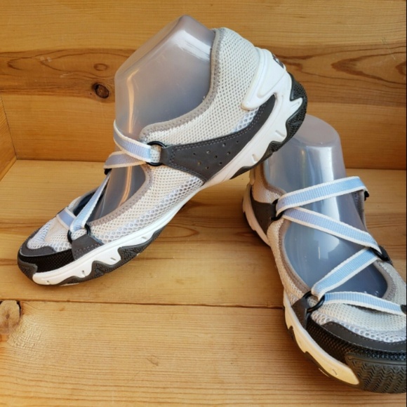 Sperry 9 Top-Sider Crossover Strap Water Shoes - Picture 6 of 8